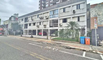 Apartamento com 03 dormitórios 01 suite no bairro Coqueiros em Florianópolis/SC