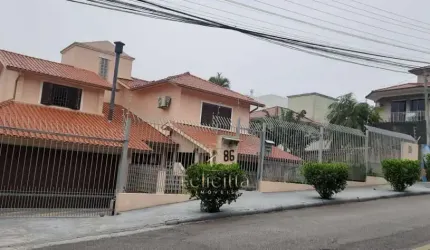 Casa Sobrado com 04 dormitórios 01 suíte em Coqueiros, Florianópolis/SC