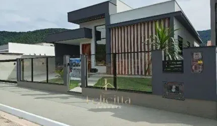 Casa com 03 dormitórios 01 suíte em Forquilhas, São José/SC