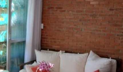 Apartamento com 01 dormitorio em Coqueiro em Florianópolis/SC