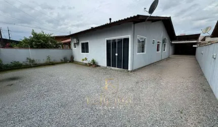 Casa à venda com 03 dormitórios, sendo 01 suíte em Palhoça/SC.