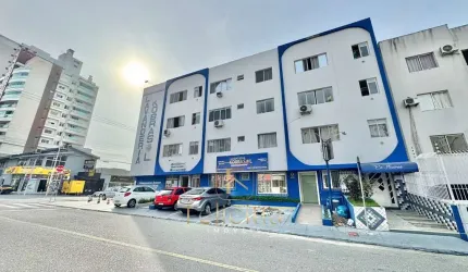 Apartamento a venda de 01 dormitório no Kobrasol em São José/ SC