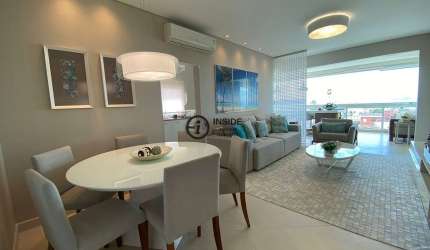 Apartamento com 3 suítes na praia da enseada