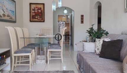 Apartamento reformado com 2 quartos na enseada
