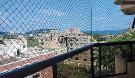 Apartamento com 3 suítes em prédio com piscina