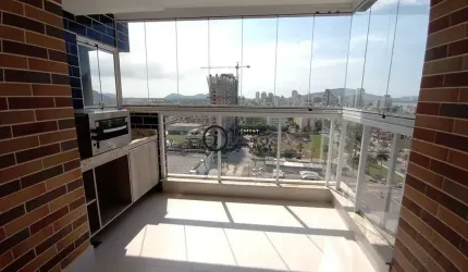 Apartamento em prédio com lazer perto do mar