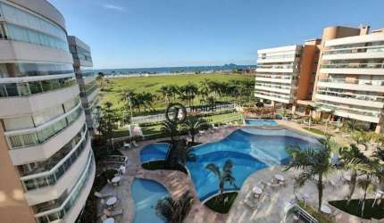 Apartamento de 4 quartos em condomínio resort