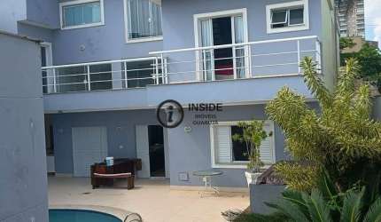 Casa com piscina e 6 suítes na praia da enseada