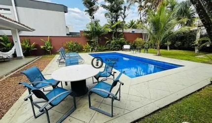 Casa Térrea a venda com 5 quartos no acapulco
