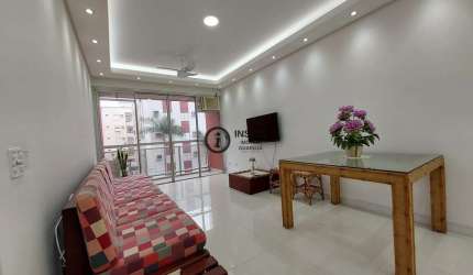 Apartamento mobiliado na enseada com 2 quartos