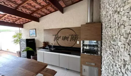 Linda cobertura com 2 vagas, varandão gourmet e vista para o Monte Castelo!