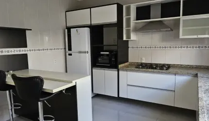 Casa Disponível para Venda ou Locação no Condomínio Villaggio de Itaici em Indaiatuba-SP