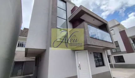 Sobrado de Alto Padrão 03 Dormitórios  no Bairro Uberaba em Curitiba-PR.