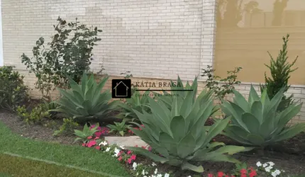 Um amplo e confortável imóvel á venda no bairro Estreito!