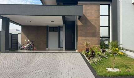 Casa térrea à venda no condomínio Royal Garden, em Paulínia