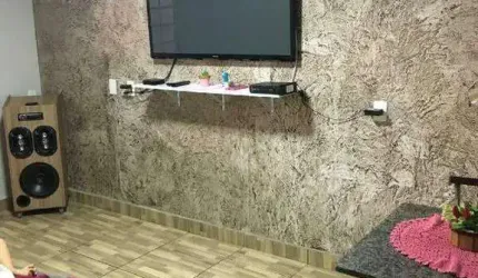 Casa à venda de 175m² com 3 quartos, 1 banheiro e 2 vagas de garagem, localizada no bairro Balbo