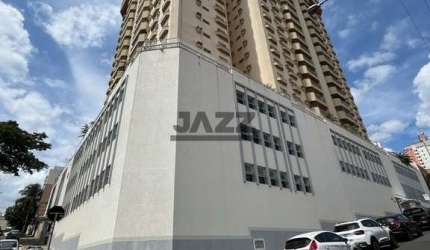 Apartamento à venda de 145 m², com 3 quartos, 4 banheiros e 2 vagas de garagem no Edifício Albatroz