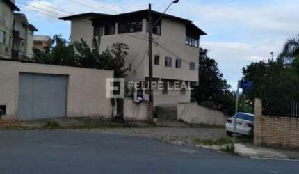 Prédio Residencial com Apartamentos /  Kitnet / Conjugados  em Ponta de Baixo  -  São José