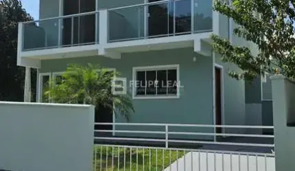 Sobrado com Amplo Terreno em Forquilhas  -  São José