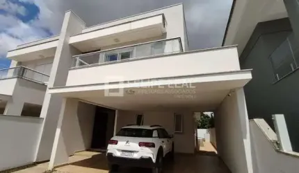 Casa com 04 dorm. e 04 vagas em Jurerê In.  -  Florianópolis