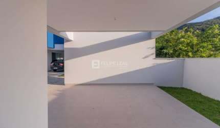 Casa em Alto Ribeirão  -  Florianópolis