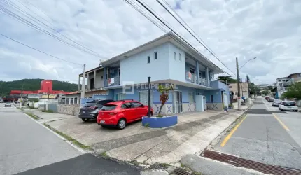 Casa Comercial em Bela Vista - São José, SC