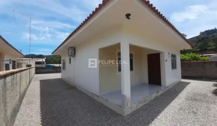 Casa em Fazenda da Armação - Governador Celso Ramos, SC