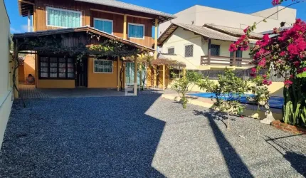Casa em Armação  -  Penha