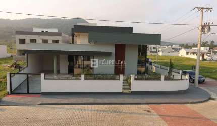 Casa em Forquilhas - São José, SC