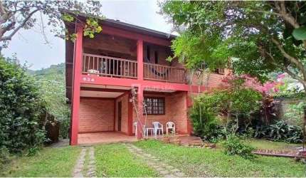 Casa Sobrado em Pântano do Sul - Florianópolis, SC