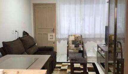 Sobrado de 02 dormitórios , quintal nos fundos em Forquilhas  -  São José
