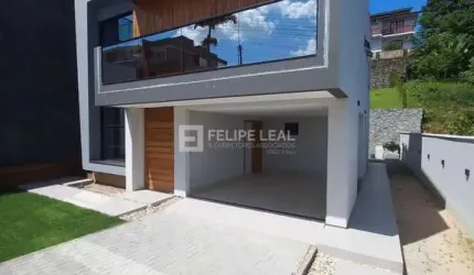 Casa de 3 dormitórios sendo 3 suítes em São Francisco  -  Santo Amaro da Imperatriz