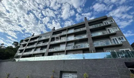 Apartamento de 03 dormitórios com 03 suítes em João Paulo  -  Florianópolis