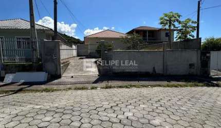 Casa com 2 Dormitórios,  terreno de 360 M² com 92M² de área Construída em Forquilhas por R$ 425.000.