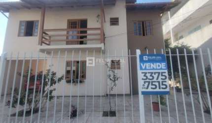 Casa de 04 dormitórios residencial e comercial em Forquilhinhas  -  São José