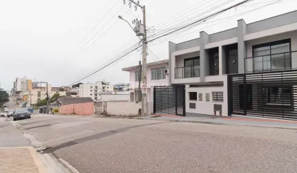 Casa em Barreiros - São José, SC