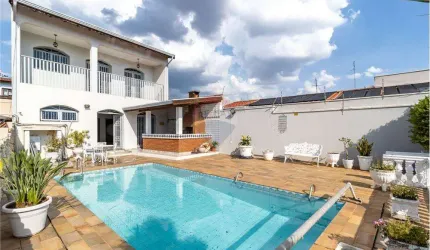 RE/MAX Vende Casa no Jardim Paraíso com 227,60m2 de área construída e 380m2 de terreno, piscina, R$ 749.500,00