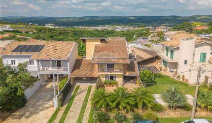 RE/MAX  VENDE CASA LOTEAMENTO CAMINHOS DE SAN CONRADO - 3 QUARTOS - 1 SUÌTE  - PISCINA - CHURRASQUEIRA