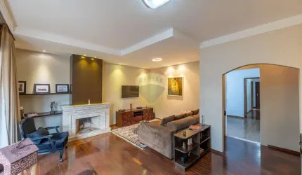 RE/MAX VENDE Casa térrea com piscina , 4 quartos, sendo 1 suíte, 4 vagas, 189M² - R$982.00,00, Jardim Eulina, Campinas/SP