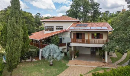 RE/MAX Vende Casa de Luxo no Condomínio Santa Fé em Vinhedo/ SP - R$ 3.700,00