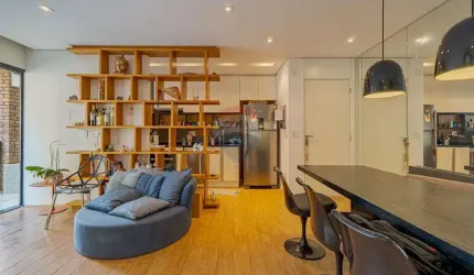 RE/MAX VENDE APARTAMENTO NO CAMBUÍ – 1 dormitório, 55m2 área privativa, 1 vaga, mobiliado – R$ 710.000