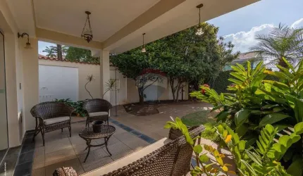 RE/MAX VENDE Sobrado com piscina , 4 quartos, sendo 2 suítes, 8 vagas, 370m² - R$1.096.000,00, Jardim Chapadão, Campinas/SP