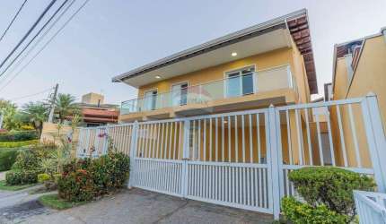 VENDE CASA NO SAN CONRADO - 4 QUARTOS - 2 SUÍTES - 290 M² - 450 M² TERRENO - CHURRASQUEIRA - 4 VAGAS - PET FRIENDLY