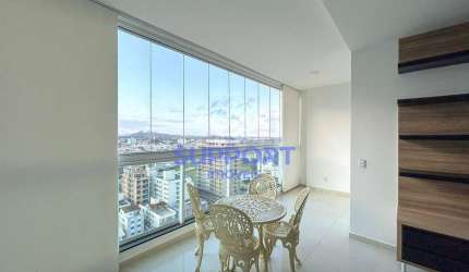 Luxuoso Apartamento de 206m² na Quadra do Mar com Vista para Montanha e Praia