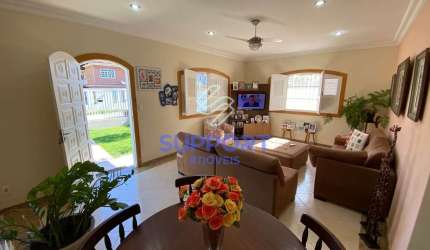 Casa de 6 Quartos à Venda na Enseada Azul,  Linda casa - Guarapari, ES