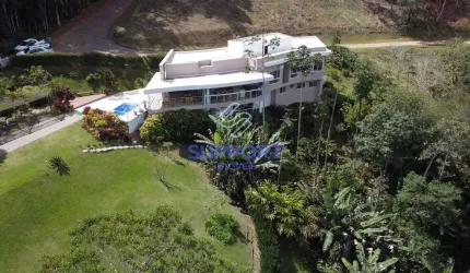 Casa Residencial de Luxo em Condomínio Fechado e Exclusivo: Onde o Sofisticado Encontra a Natureza