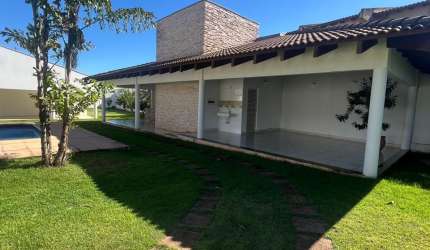 Casa - 500m2 Terreno / 250m2 util - 2 Quartos c/ 1 suíte + Edícula + Sala de TV, Espaço Gourmet, Piscina