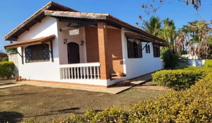 Casa térrea para venda possui a/c 156 m² a/t 435m² com 3 quartos 1 suite, face norte. OPORTUNIDADE!!