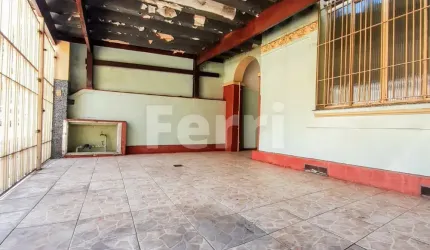 Vila Mariana/Cambuci Casa bem localizada a 600 metros do Parque da Aclimação