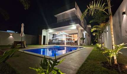 Casa de alto padrão para locação em condomínio exclusivo em Cuiabá-MT, bairro Condomínio Florais Itália: 4 quartos, 4 suítes, 2 salas, 2 vagas de garagem, 343m².